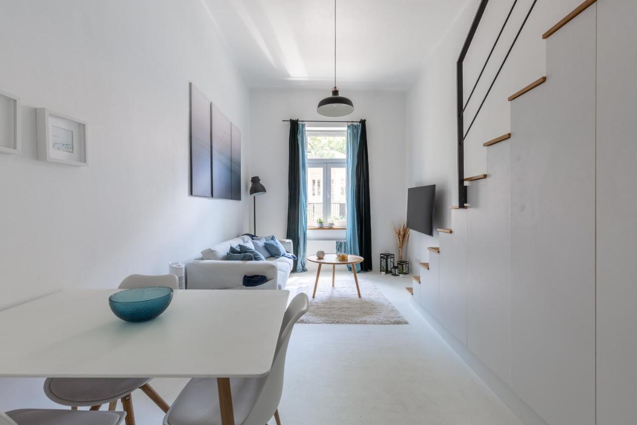 Black And White Apartment Budapest Exterior photo