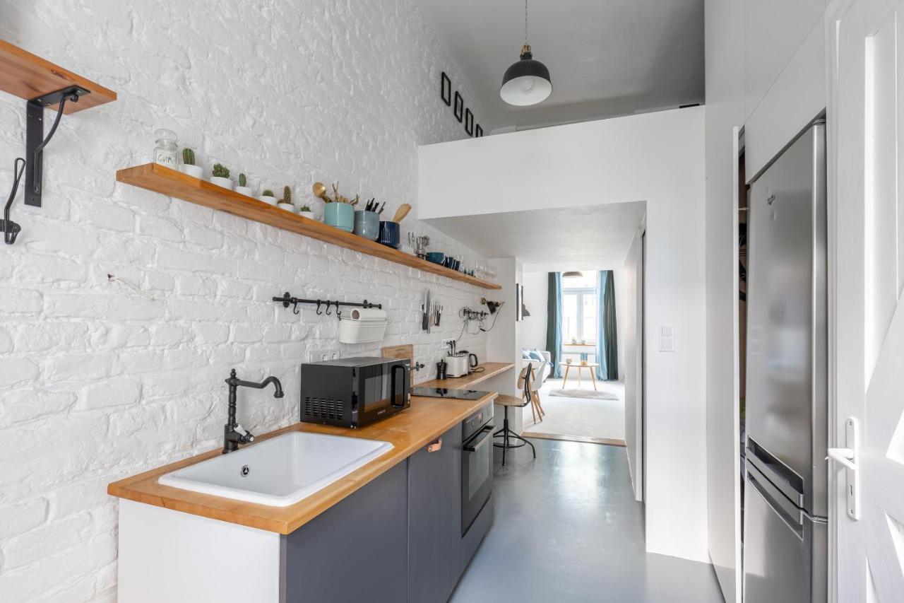 Black And White Apartment Budapest Exterior photo